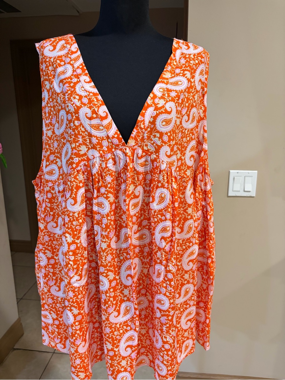 Emily Rose Orange Paisley V-Neck Sleeveless Blouse